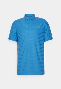 Ljusblå pikétröja med horisontella ränder, korta ärmar, treknappsslutning och en liten grön krokodil-logotyp på bröstet.