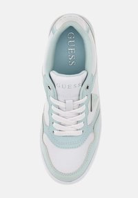 Guess MIRAM - Zapatillas - lichtblauw