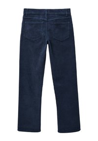 Pantalon en velours côtelé bleu foncé à coupe droite, avec deux poches arrière et une ceinture standard. Texture douce avec des rainures subtiles.