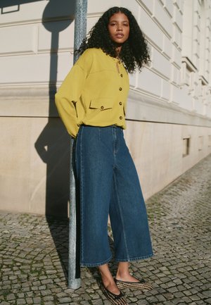 Next, REGULAR FIT - WIDE LEG HIGH WAIST CROP JEANS  . - Široké nohavice - denim dark blue