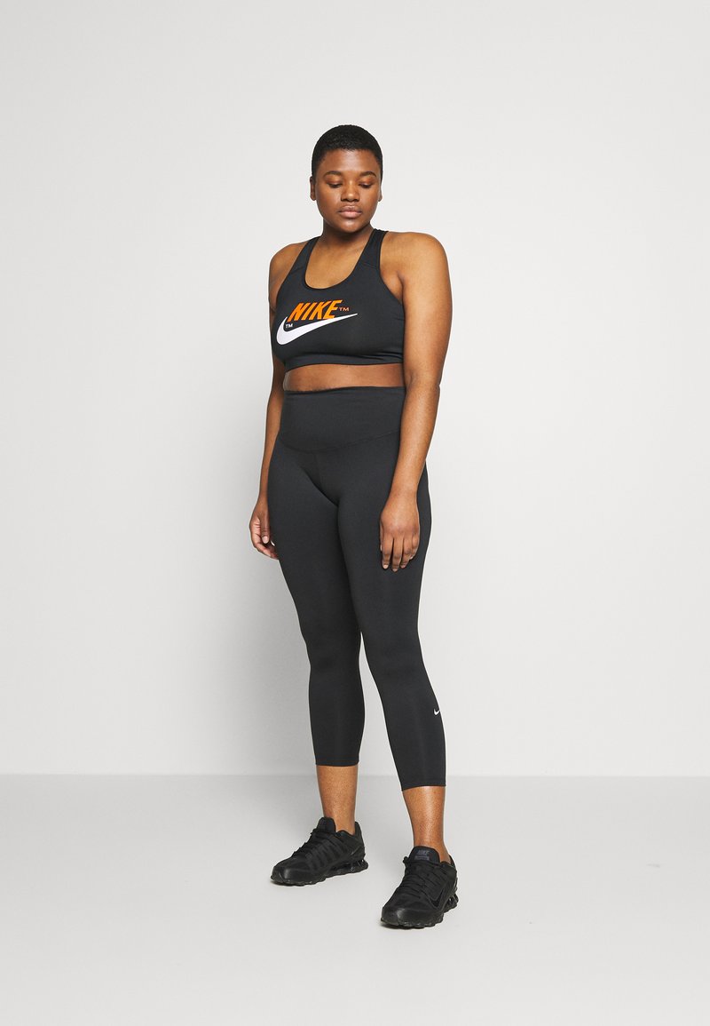 Damen Sportbekleidung | Nike Performance ONE PLUS Tights black/white/schwarz - QD57497 Damen Sportbekleidung | Nike Performance ONE PLUS Tights black/white/schwarz - QD57497