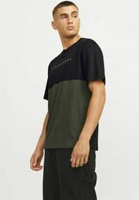 Jack & Jones LOGO RUNDHALS - Print T-shirt - black