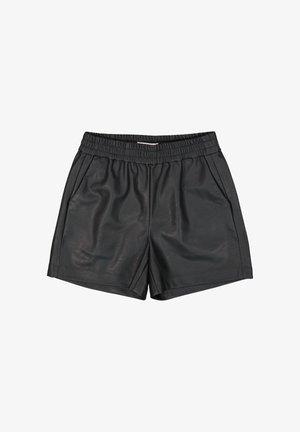 Zwarte neplederen shorts met een elastische tailleband, geplooid ontwerp en een gladde textuur, voorzien van twee zijzakken en een getailleerde snit.