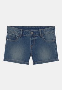 Denimshorts in einer mittleren Blauwäsche mit einem klassischen Fünf-Taschen-Design, geradem Schnitt und Stickdetails. Metallknopfverschluss an der Taille.