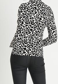 River Island Stickad tröja - beige