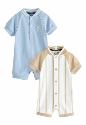 Dva krátke rukávové detské overalíky, jeden jednobarevný svetlomodrý s gombíkmi, druhý biely s béžovými pruhovanými rukávmi a zapínaním na gombíky.
