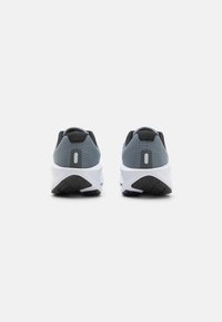 Nike Performance DOWNSHIFTER 13 - Silniční běžecké boty - cool grey/black/dusty cactus/pure platinum/iron grey/white