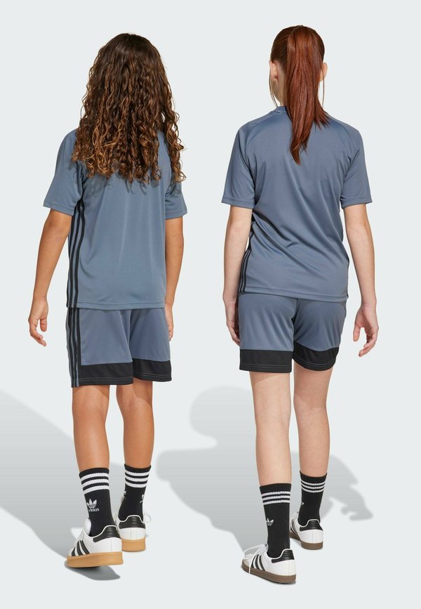 Sports shorts - team onix super orange4