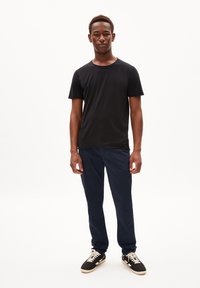 ARMEDANGELS JAAMES BRUSHED - T-shirt basic - black
