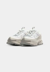 Nike Sportswear ZOOM VOMERO ROAM mleczny
