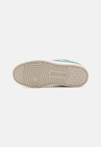 Calvin Klein Jeans BASKET CUPSOLE - Sneakers basse - creamy white/jadeite