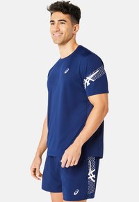 ASICS ICON SS TOP - Sports T-shirt - blue expanse birch