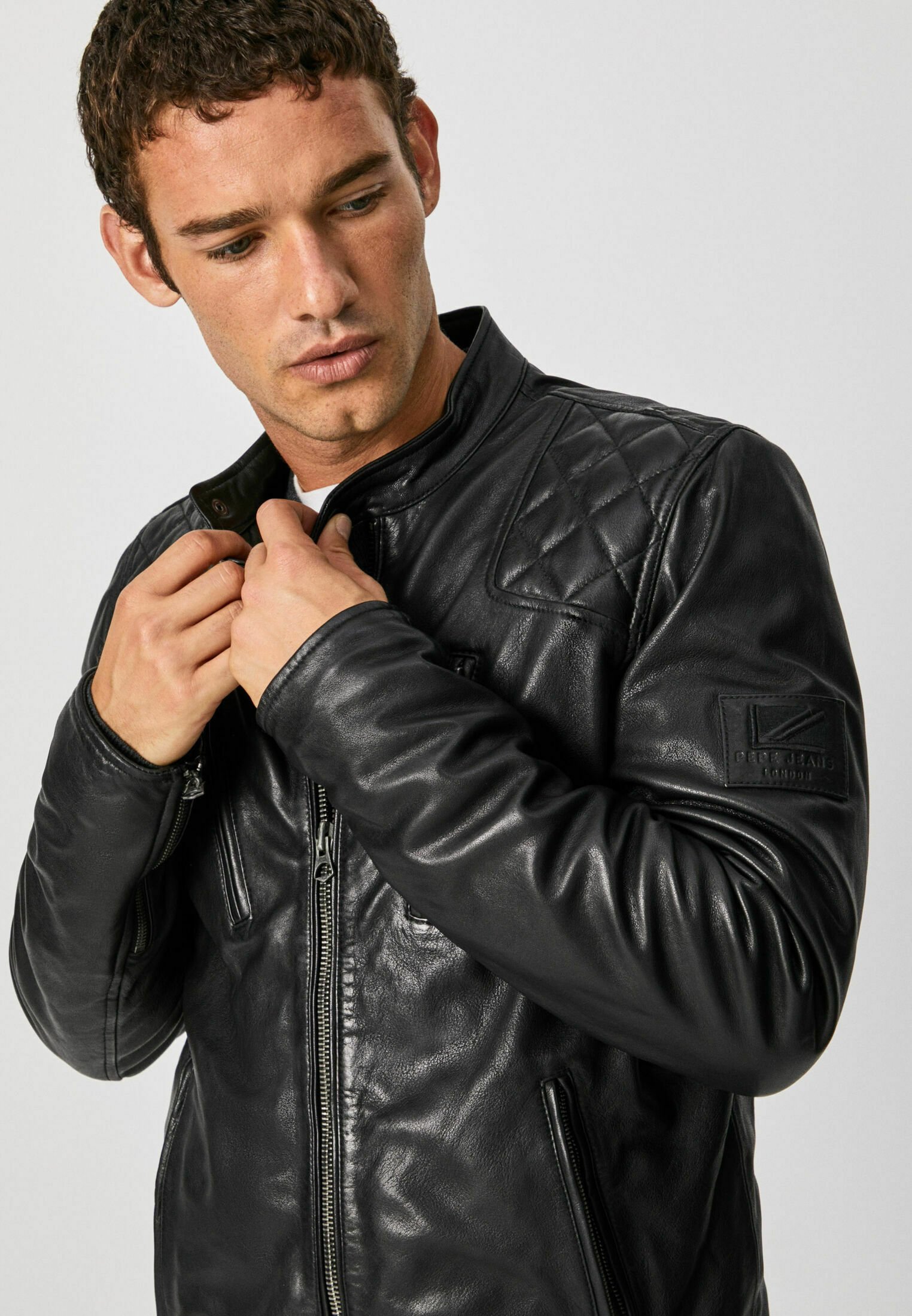 Chaquetas de cuero con ofertas de hasta 75%* | Zalando Privé ES