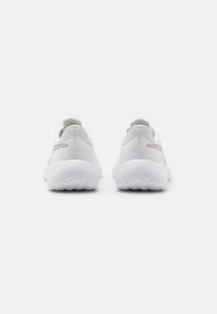 Reebok LITE 4 - Maanteejooksu jalatsid - footwear white/pugry2