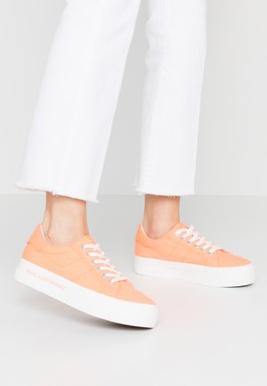 LACE-UP - Sneaker low - peach neon