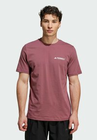 Unselected, burgundy