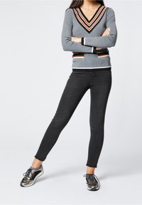 Morgan Maglione - light grey