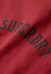 Superdry & Co TATTOO GRAPHIC  - Camiseta estampada - winery red