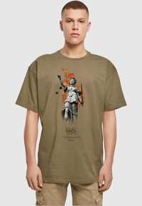 MJ Gonzales JUSTITIA  HEAVY  - T-shirts print - olive