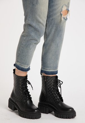 DREIMASTER SCHUHE - Enkellaarsjes met plateauzool - schwarz