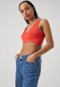 BDG Urban Outfitters JOSIE  - Topper - radiant red