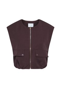 Bordeaux farvet ærmeløs vest med rund halsudskæring, foran lynlås, to klaplommer og design med draperet talje. Materialet ser glat og struktureret ud.