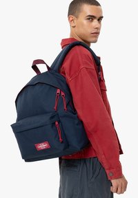 Eastpak PADDED PAK'R - Mochila - kontrast stripe navy