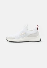Seleccionado, white
