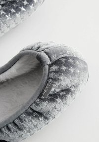 Next REGULAR FIT  - Hjemmesko - grey sparkle