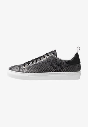 Roberto Cavalli Tenisky - black