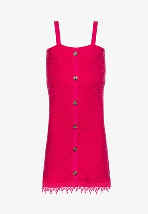 Vestido mini sin mangas de color rosa brillante con tirantes finos, cierre de botones en el delantero, patrón de ojales y bajo de encaje con bordes festoneados.