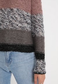 Noisy May Stickad tröja - dark green