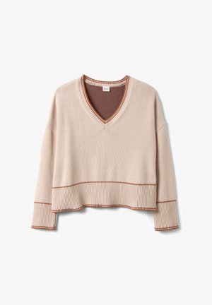 Jersey beige de cuello en V con ribete marrón acanalado en el cuello, puños y dobladillo, con un ajuste ligeramente corto y suelto.