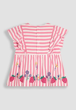 Roza haljina s prugama i volanima na rukavima, sa bijelim prugama, kopčanjem na dugmad i šarenim vezom jagoda i cvjetova na rubu.