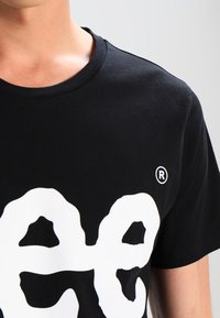 Lee LOGO TEE - Camiseta estampada - black