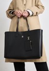 DISTINCT TOTE - Tote bag - black
