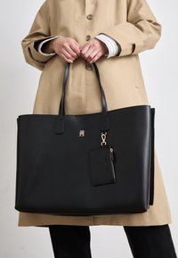 DISTINCT TOTE - Shopping Bag - black