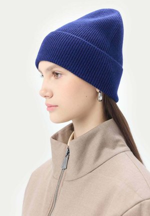 GOBI Cashmere Beanie - royal blue