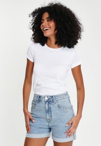 Threadbare CALAIS CLASSIC - Farkkushortsit - light wash