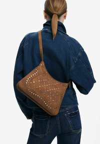 Desigual MEDIUM CUT-OUT - Borsa a mano - brown