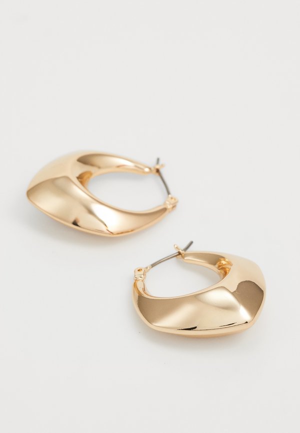 POINTED PUFFY HOOP - Earrings3