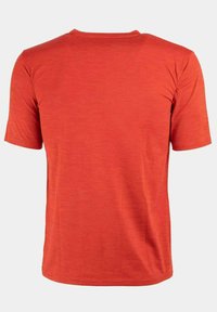 T-shirt rosso a maniche corte con una texture liscia, girocollo e una vestibilità comoda. Nessun motivo o logo visibile sul retro.