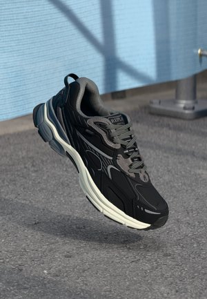 RIFF RUNNER OP4 - Tenisice - black