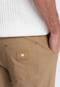 Ombre Kapsáče - light brown