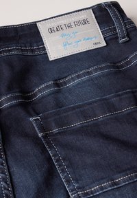 Thumbnail Image 6