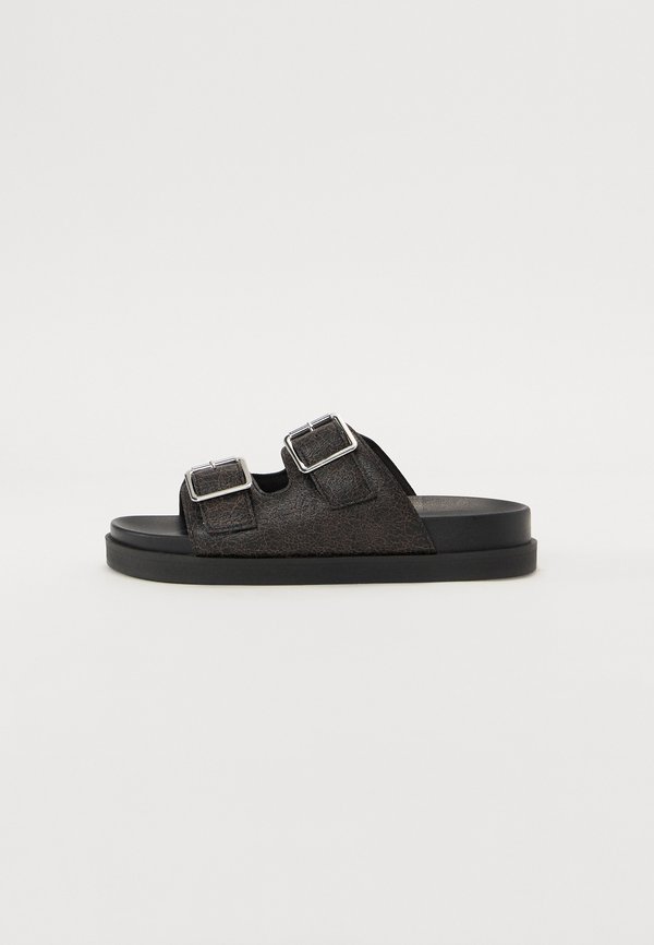 Mules - salvage color