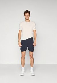 Salomon SENSE SHORTS  - Šortai „du viename“ - deep black