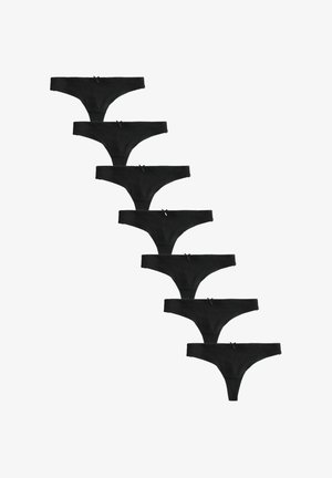 Kuuest mustast puuvillast tangadesest koosnev komplekt, millel on väikesed ees keskel asuvad lipsud, paigutatud diagonaalselt valgele taustale.