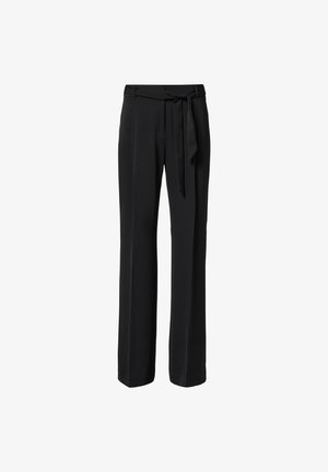 Schwarze hochtaillierte Hose mit einem Bindegürtel, weitem Schnitt, aus glattem Stoff, mit feinen Nähten und ohne Taschen.