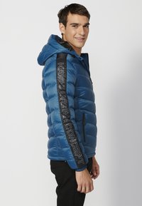 Koroshi PADDED  - Zimska jakna - azul   blue